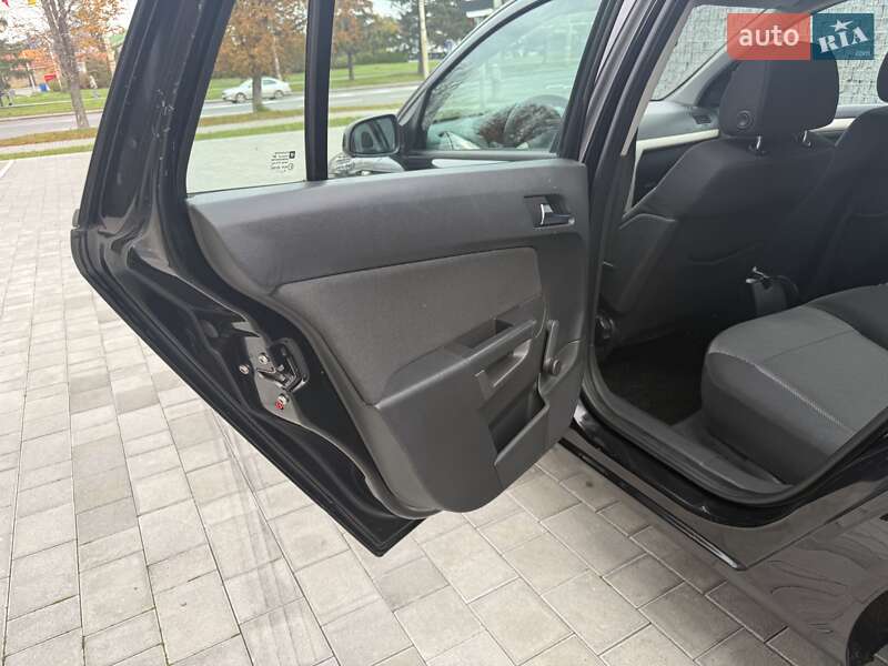 Универсал Opel Astra 2008 в Луцке