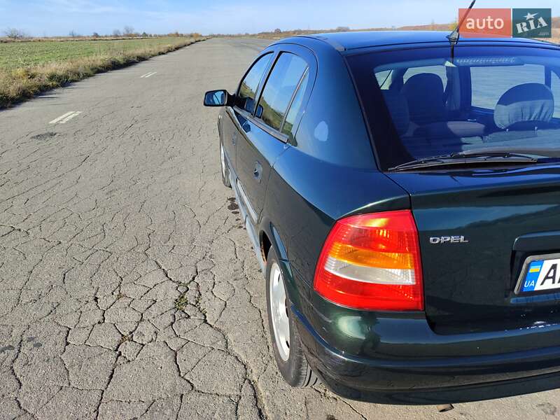 Хэтчбек Opel Astra 1999 в Баре