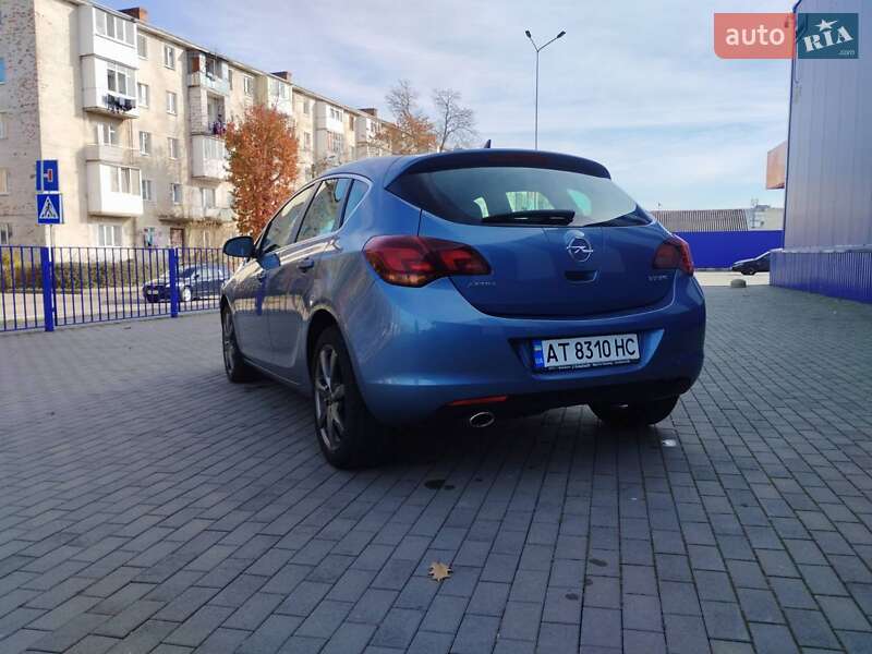 Хэтчбек Opel Astra 2010 в Калуше