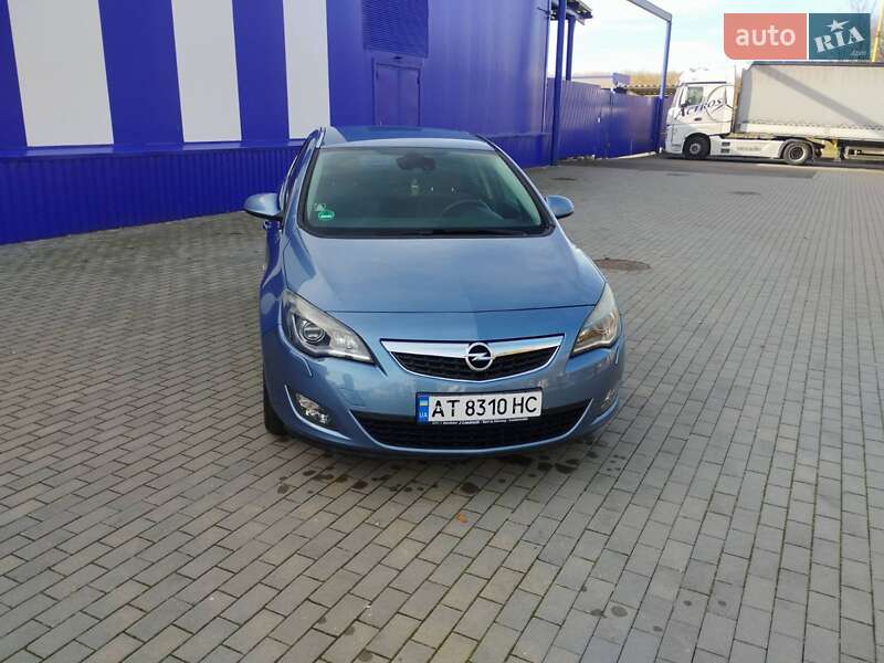 Хэтчбек Opel Astra 2010 в Калуше