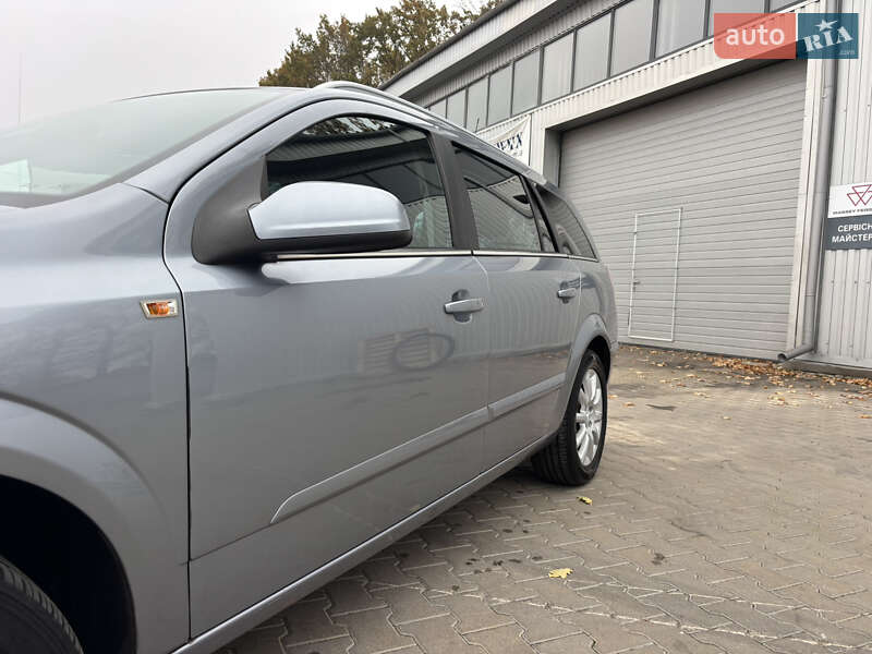 Универсал Opel Astra 2008 в Виннице