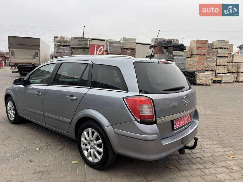 Универсал Opel Astra 2008 в Виннице