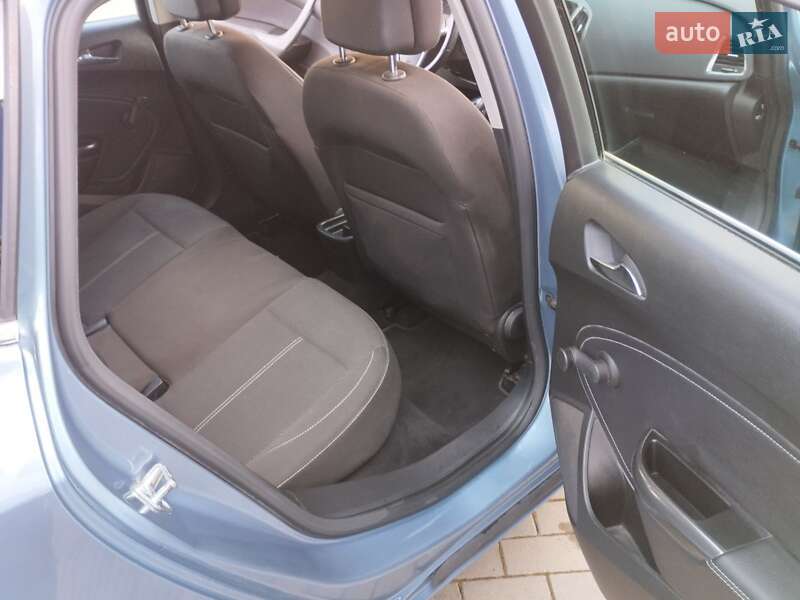 Хэтчбек Opel Astra 2010 в Калуше