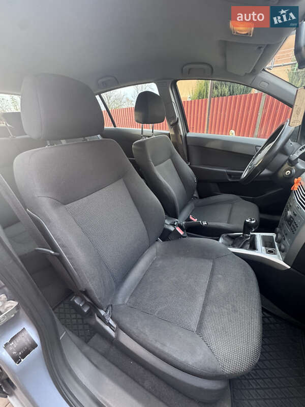 Хетчбек Opel Astra 2009 в Городку