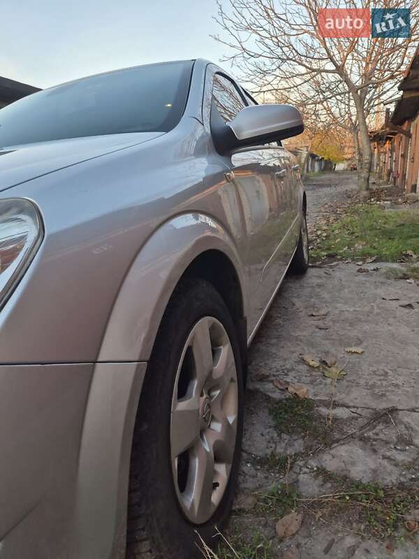 Хэтчбек Opel Astra 2008 в Кривом Роге фото 8 Хэтчбек Opel Astra 2008 в Кривом Роге