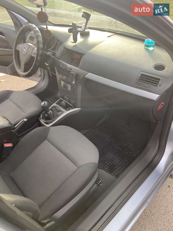 Универсал Opel Astra 2006 в Луцке