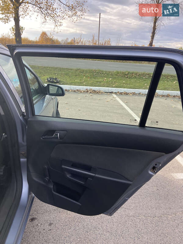 Универсал Opel Astra 2006 в Луцке