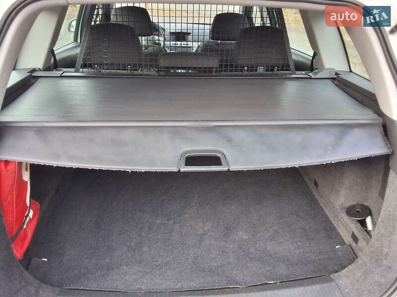 Универсал Opel Astra 2011 в Хороле фото 26 Универсал Opel Astra 2011 в Хороле