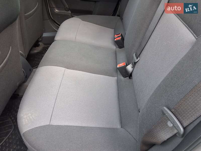 Универсал Opel Astra 2011 в Хороле фото 19 Универсал Opel Astra 2011 в Хороле