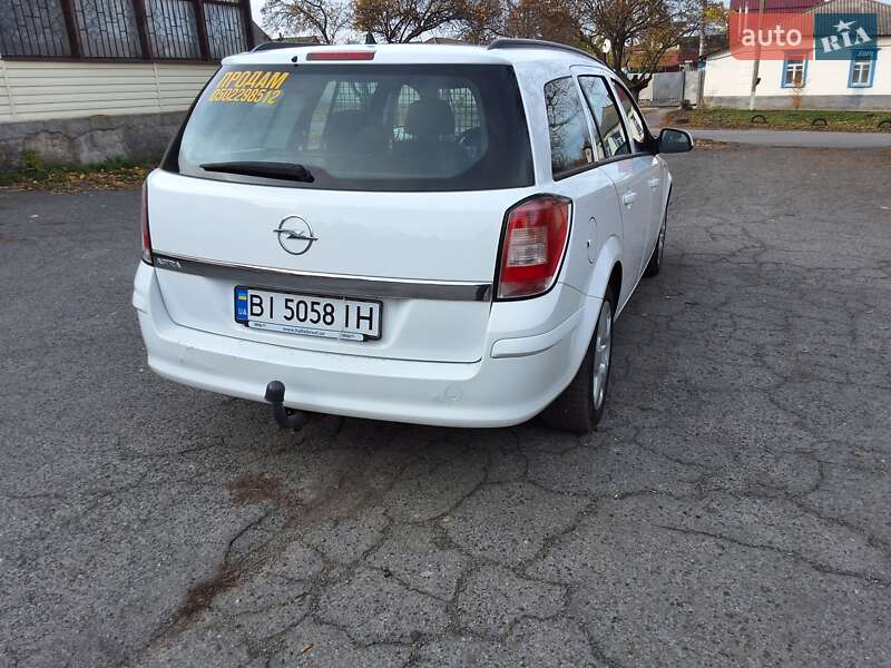 Универсал Opel Astra 2011 в Хороле фото 9 Универсал Opel Astra 2011 в Хороле