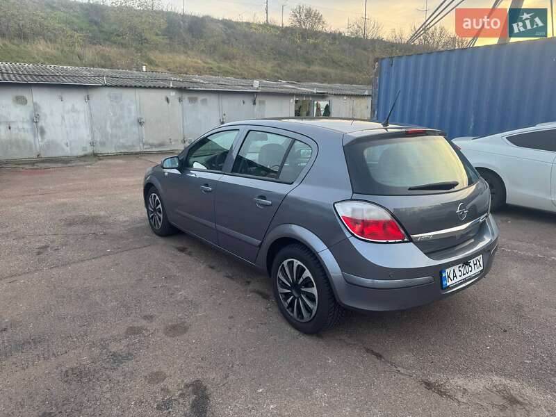 Хэтчбек Opel Astra 2006 в Киеве
