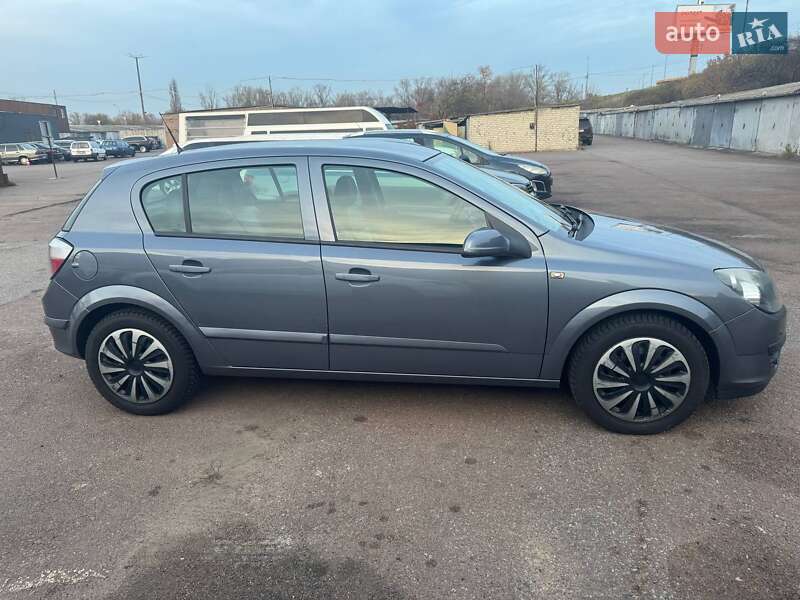 Хэтчбек Opel Astra 2006 в Киеве