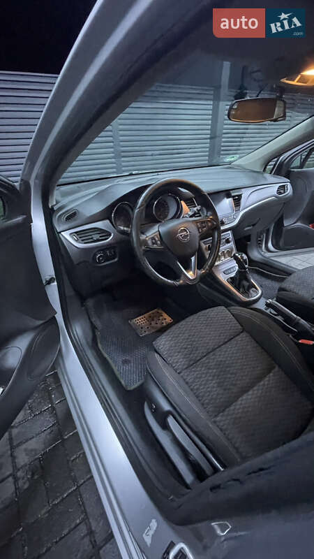 Універсал Opel Astra 2017 в Черкасах
