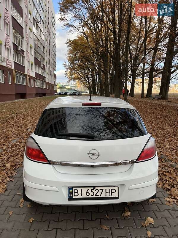 Хэтчбек Opel Astra 2007 в Полтаве