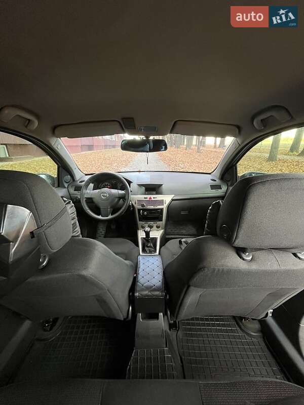 Хэтчбек Opel Astra 2007 в Полтаве
