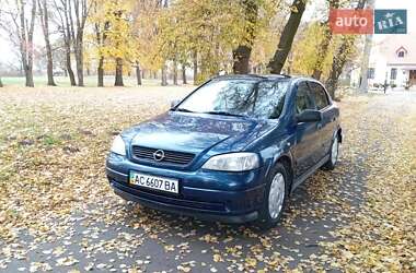 Седан Opel Astra 2005 в Владимире