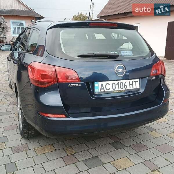 Универсал Opel Astra 2011 в Камне-Каширском
