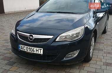 Универсал Opel Astra 2011 в Камне-Каширском