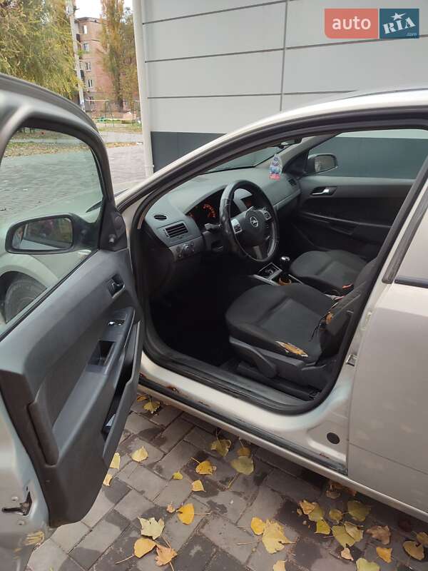 Хэтчбек Opel Astra 2004 в Кривом Роге фото 3 Хэтчбек Opel Astra 2004 в Кривом Роге