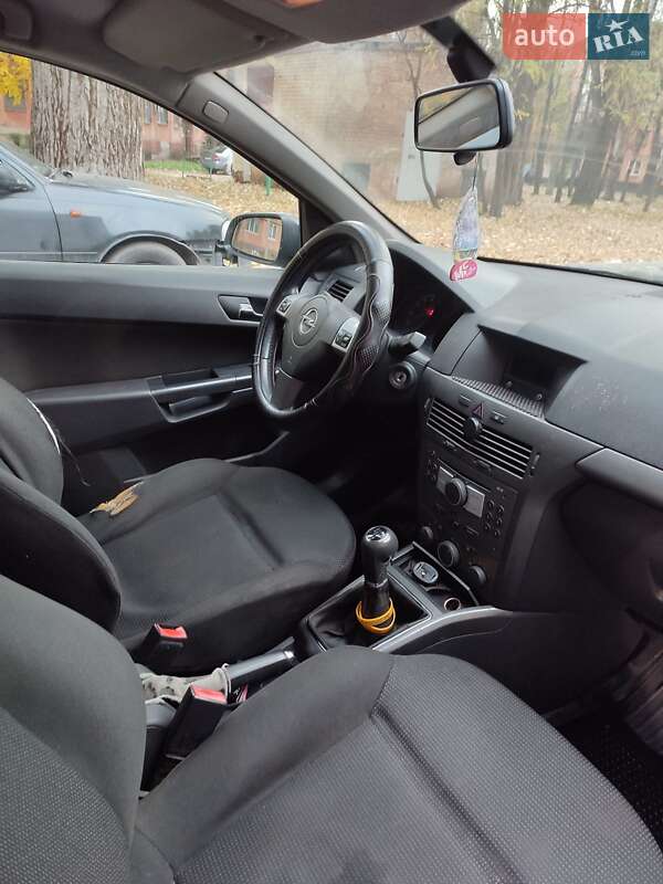 Хэтчбек Opel Astra 2004 в Кривом Роге фото 6 Хэтчбек Opel Astra 2004 в Кривом Роге