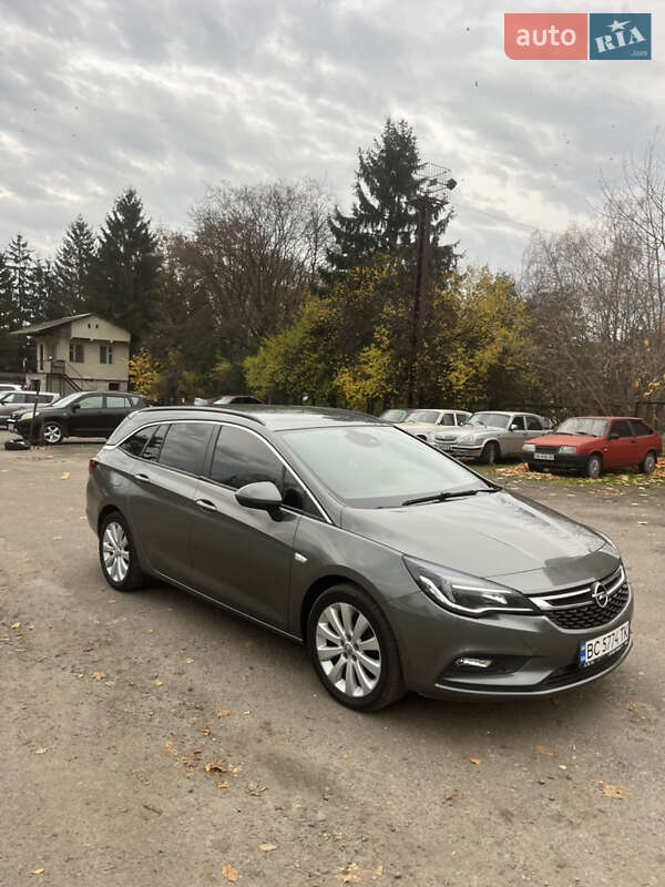 Универсал Opel Astra 2017 в Львове