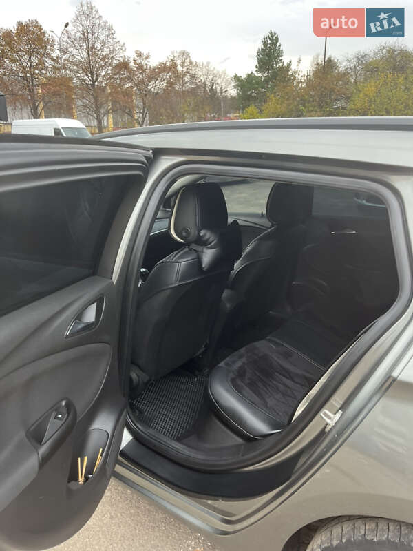 Универсал Opel Astra 2017 в Львове