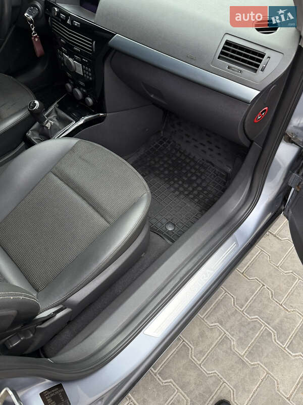Универсал Opel Astra 2008 в Одессе