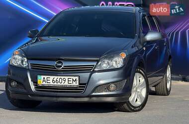 Универсал Opel Astra 2011 в Запорожье