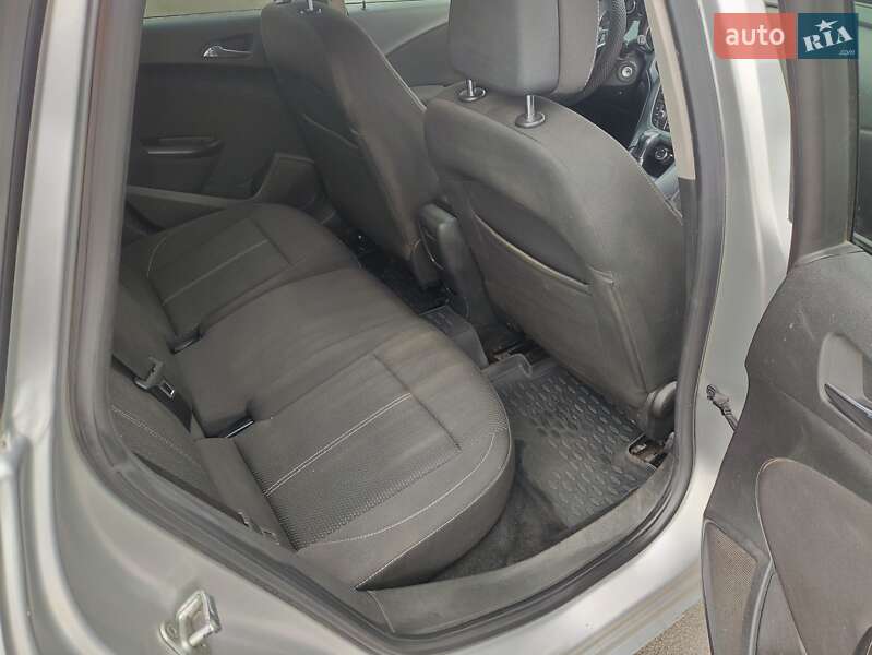 Универсал Opel Astra 2013 в Киеве фото 2 Универсал Opel Astra 2013 в Киеве