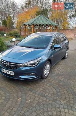 Універсал Opel Astra 2016 в Рівному