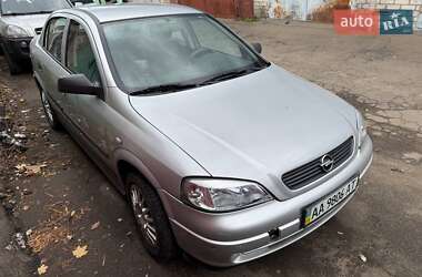 Седан Opel Astra 2005 в Киеве