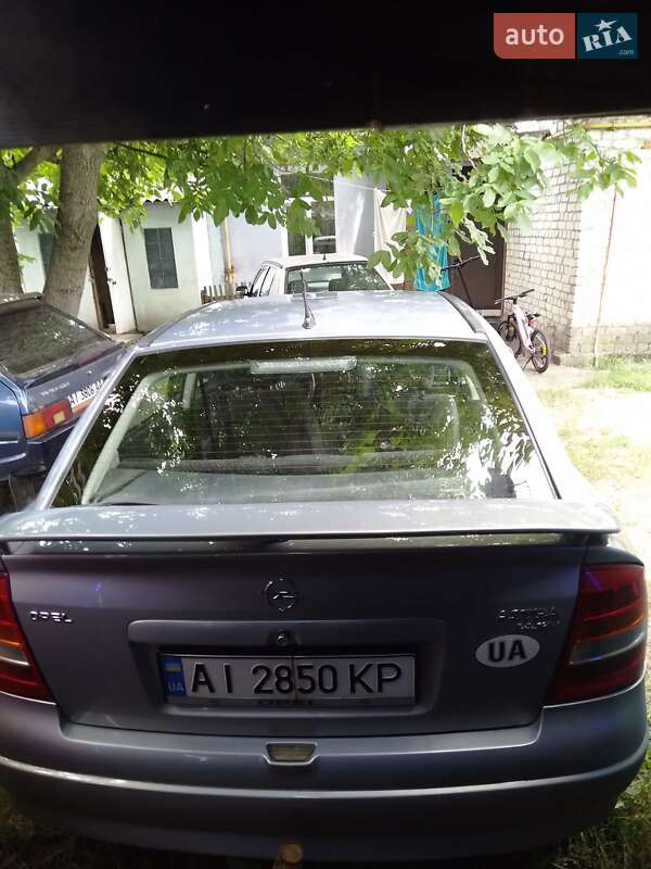 Седан Opel Astra 2000 в Киеве