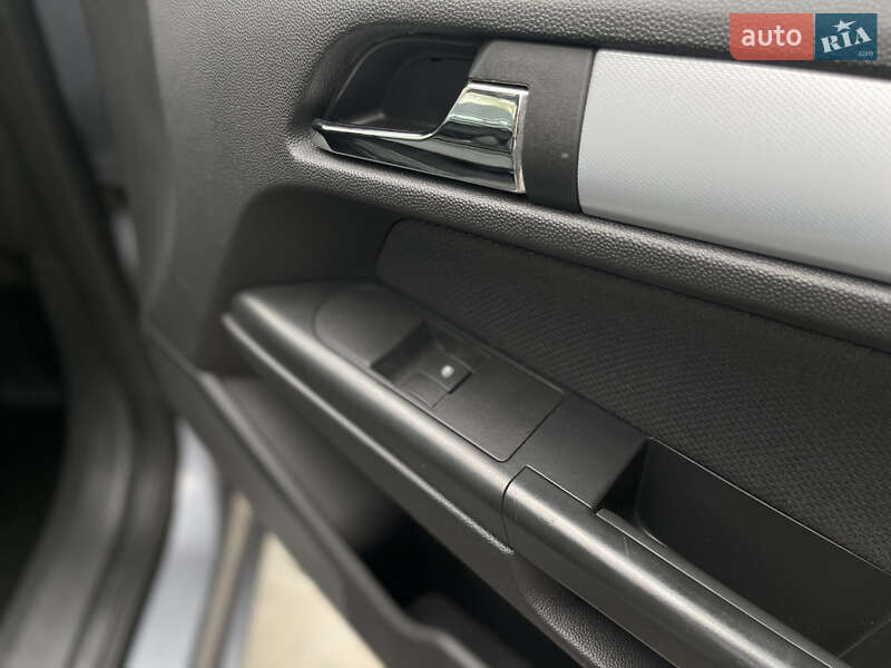 Універсал Opel Astra 2006 в Володимирі