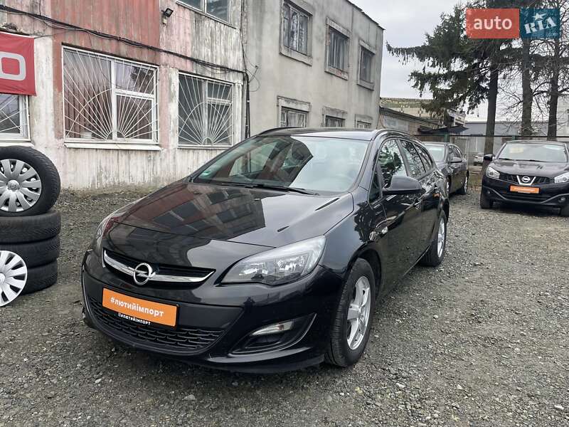 Універсал Opel Astra 2014 в Сумах