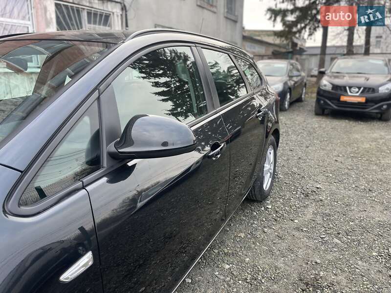 Універсал Opel Astra 2014 в Сумах