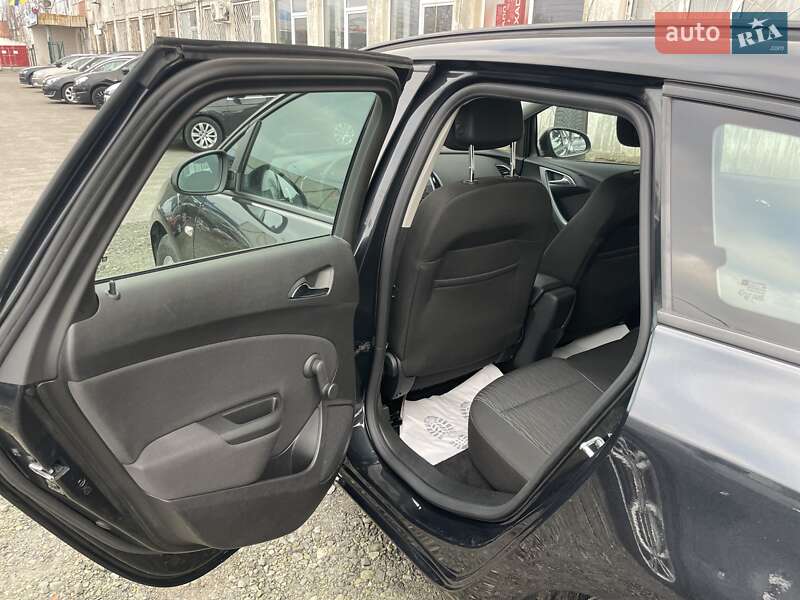 Універсал Opel Astra 2014 в Сумах