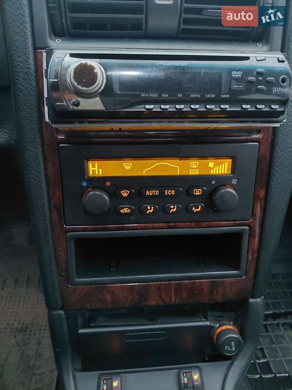 Седан Opel Astra 2002 в Черновцах