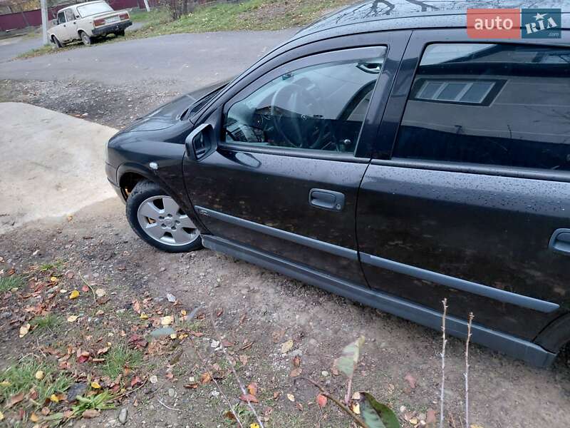 Седан Opel Astra 2002 в Черновцах