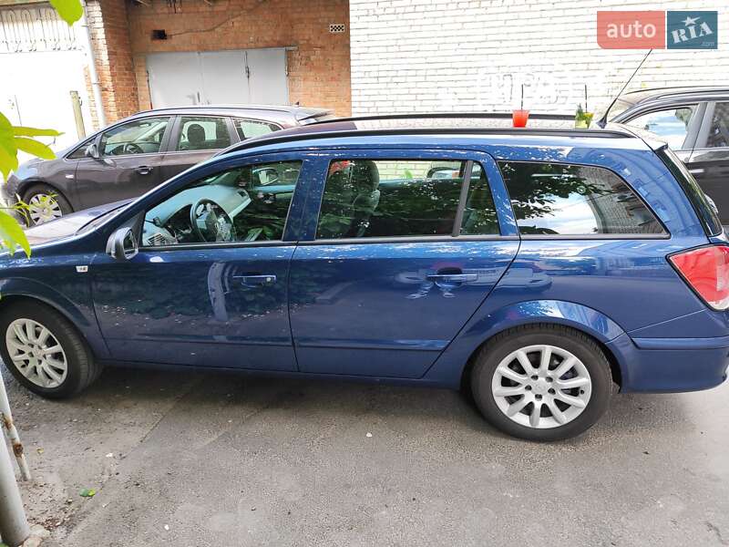 Універсал Opel Astra 2009 в Вінниці