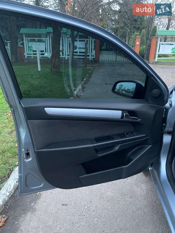 Універсал Opel Astra 2006 в Ромнах фото 8 Універсал Opel Astra 2006 в Ромнах