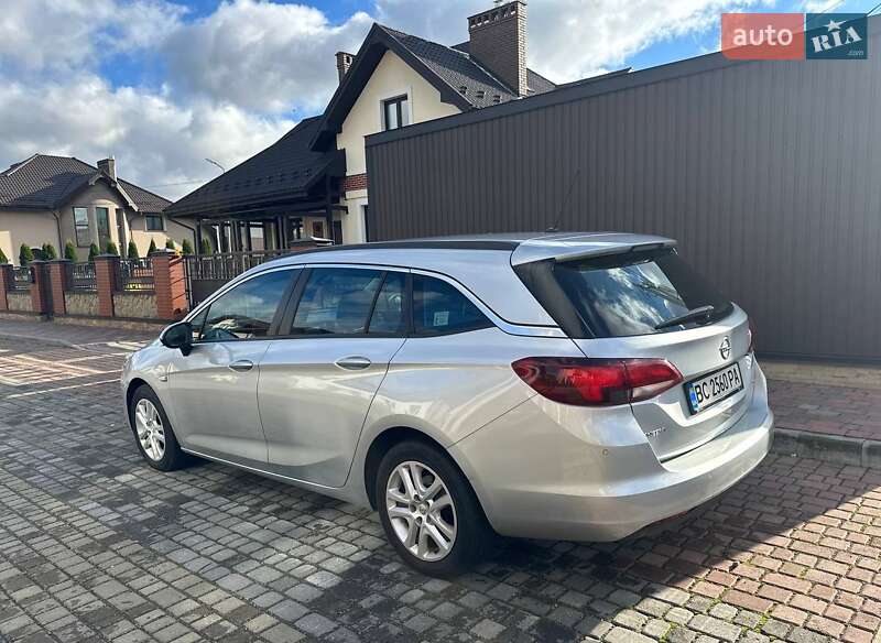 Универсал Opel Astra 2016 в Львове