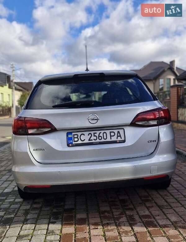 Универсал Opel Astra 2016 в Львове