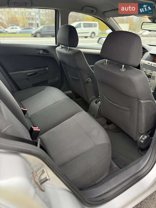Хэтчбек Opel Astra 2008 в Киеве фото 7 Хэтчбек Opel Astra 2008 в Киеве
