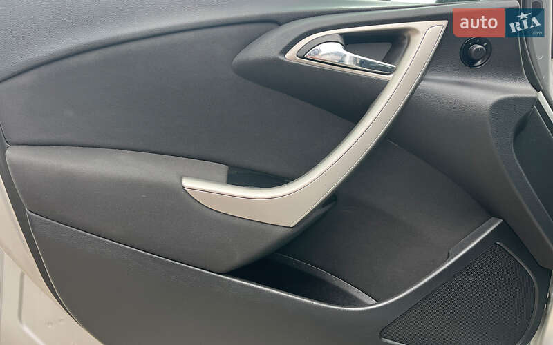 Универсал Opel Astra 2012 в Коломые