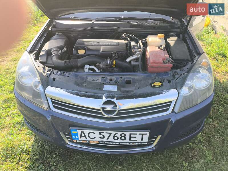 Универсал Opel Astra 2012 в Луцке