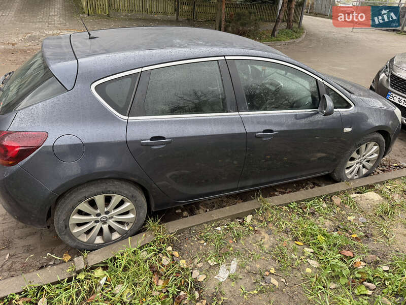 Хетчбек Opel Astra 2010 в Львові фото 2 Хетчбек Opel Astra 2010 в Львові