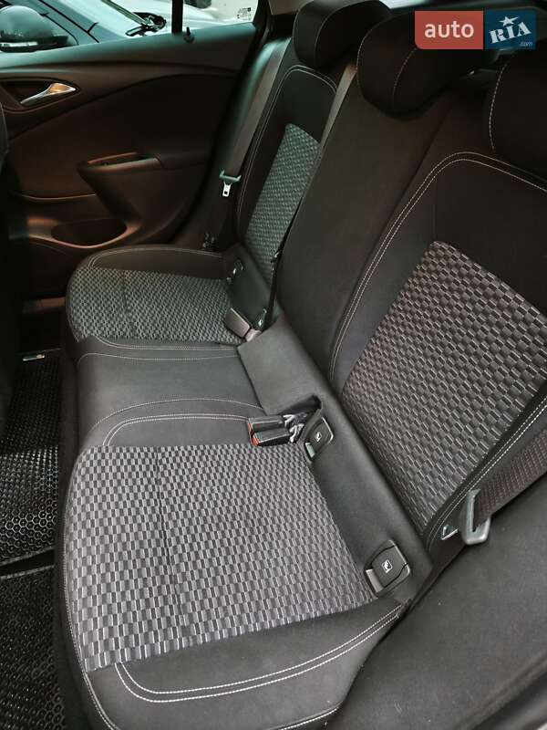 Универсал Opel Astra 2017 в Броварах фото 13 Универсал Opel Astra 2017 в Броварах