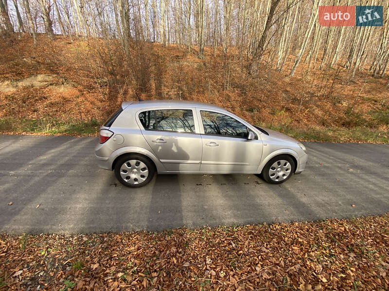 Седан Opel Astra 2006 в Долині фото 7 Седан Opel Astra 2006 в Долині