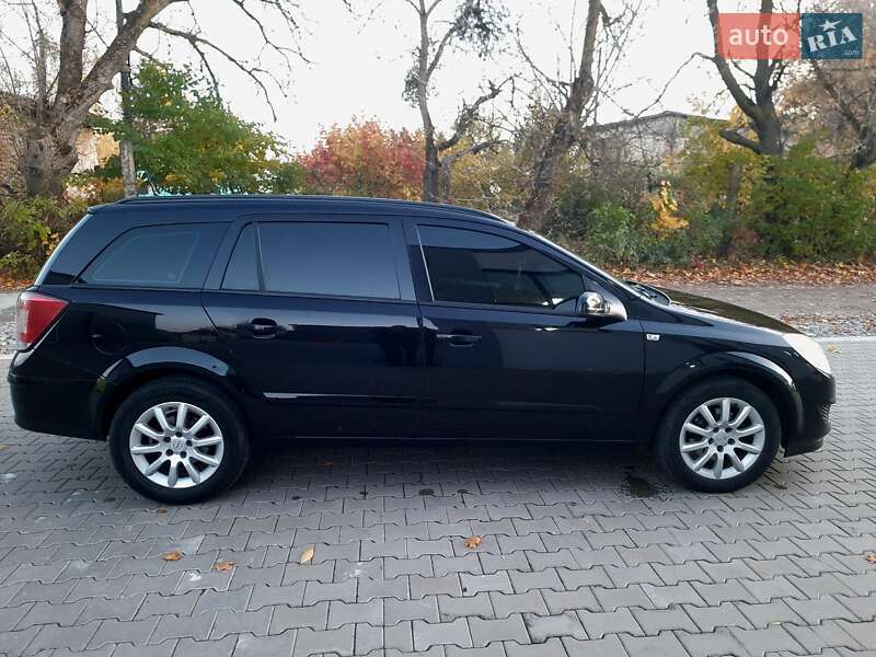 Універсал Opel Astra 2008 в Дубні