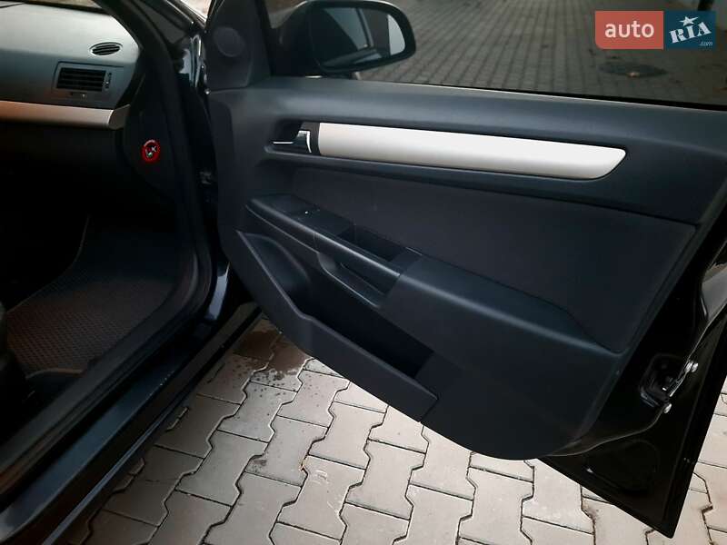 Універсал Opel Astra 2008 в Дубні